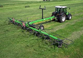 барабанні сіноворушилки DEUTZ-FAHR CoM 6022