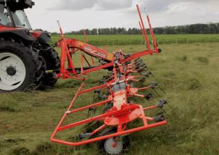 барабанні сіноворушилки Kuhn GF 8700