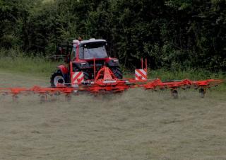 барабанні сіноворушилки Kuhn GF 8700