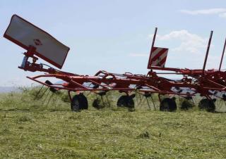 барабанні сіноворушилки Kuhn GF 8700