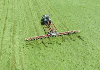 барабанні сіноворушилки Pöttinger Hit 16.18 T