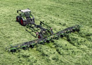 барабанні сіноворушилки Fendt Lotus 1250