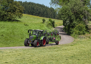 барабанні сіноворушилки Fendt Lotus 1250