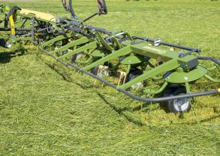 барабанні сіноворушилки Krone Vendro 1120