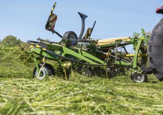 барабанні сіноворушилки Krone Vendro 560