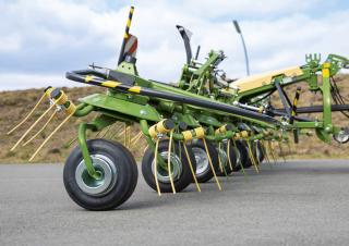 барабанні сіноворушилки Krone Vendro 680