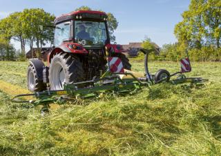 барабанні сіноворушилки Krone Vendro 680
