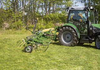 барабанні сіноворушилки Krone Vendro 820