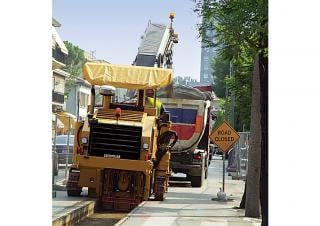 Дорожня фреза Caterpillar PM102