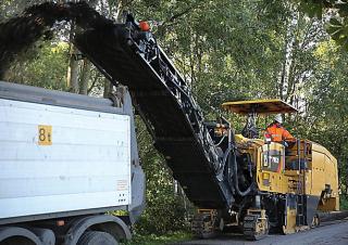 Дорожня фреза Caterpillar PM620