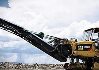 Дорожня фреза Caterpillar PM622