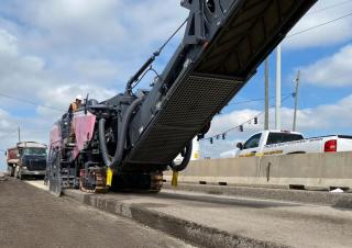 Дорожня фреза Wirtgen W 220 Fi