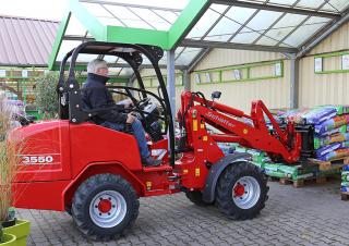 Дворовий навантажувач Schäffer 3550