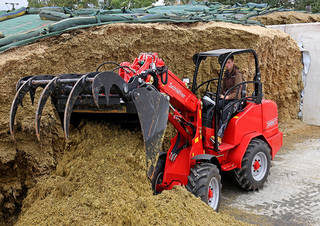 Дворовий навантажувач Schäffer 3550 T