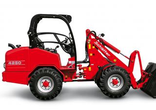 Дворовий навантажувач Schäffer 4250