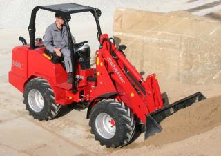 Дворовий навантажувач Schäffer 4250