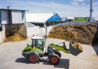Дворовий навантажувач Claas Torion 639