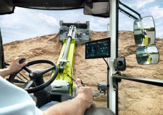 Дворовий навантажувач Claas Torion 738 T Sinus