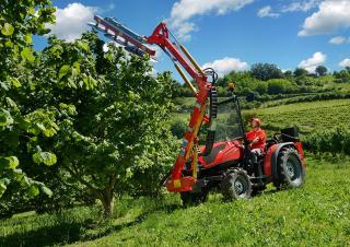 Екскаватор-навантажувач Terex 820