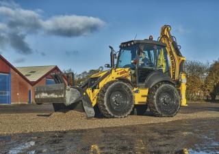 Екскаватор-навантажувач New Holland B115C