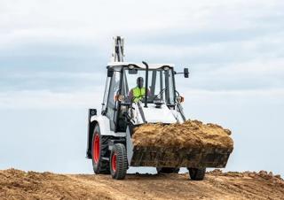 Екскаватор-навантажувач Bobcat B900