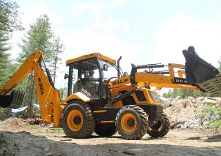 Екскаватор-навантажувач Bull HD96 4WD