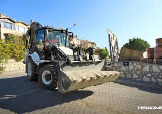 Екскаватор-навантажувач Hidromek HMK 102 B Alpha
