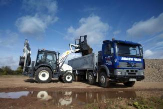 Екскаватор-навантажувач Terex TLB 890