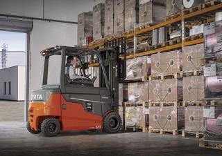 Електричні навантажувачі Toyota 9FBM20T
