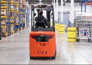 Електричні навантажувачі Linde E25CL