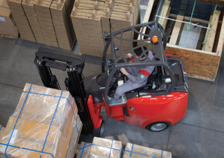 Електричні навантажувачі Manitou EMA II 18 HL-2