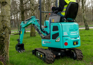 Електричний гусеничний екскаватор Sunward SWE10FED