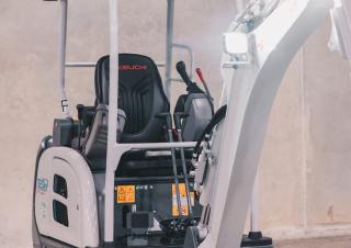 Електричний гусеничний екскаватор Takeuchi TB 20 e