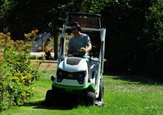 Газонокосарки, газонні та садові трактори Etesia BUFFALO 124 HVHP2