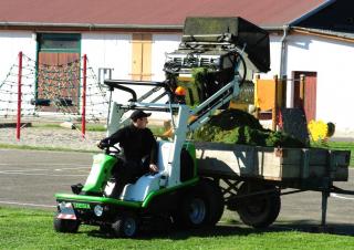 Газонокосарки, газонні та садові трактори Etesia HYDRO 124 DN