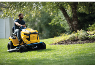 Газонокосарки, газонні та садові трактори Cub Cadet XT2 ES107