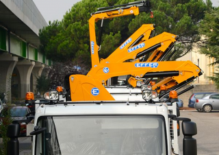 Гідравлічні вантажні крани Effer 65 2S