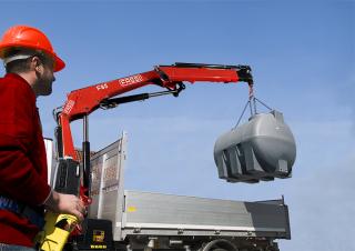 Гідравлічні вантажні крани Fassi F 85 B 0.22 e-active