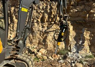 навісне обладнання Гідравлічні відбійні молотки OSA Demolition Equipment MB 10