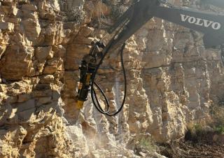 навісне обладнання Гідравлічні відбійні молотки OSA Demolition Equipment MB 10