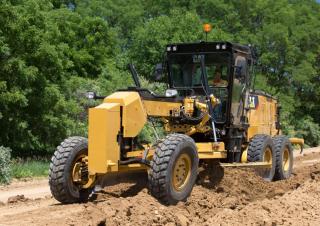 Грейдери Caterpillar 120