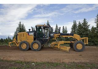 Грейдери Caterpillar 120M2