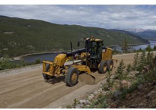 Грейдери Caterpillar 120M2