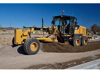 Грейдери Caterpillar 140