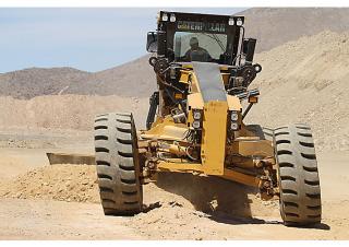 Грейдери Caterpillar 24M