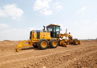 Грейдери SEM 922AWD