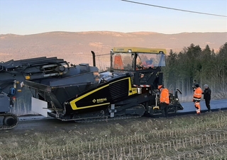 Гусеничні асфальтоукладачі Bomag BF 700 C 3 S 600