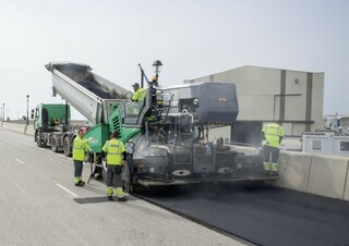 Гусеничні асфальтоукладачі Vögele Super 1800-3i SprayJet