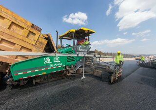 Гусеничні асфальтоукладачі Vögele SUPER 1880-3 L