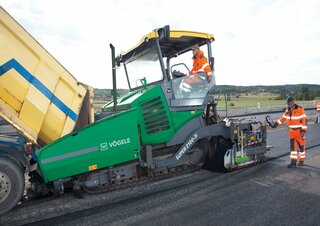 Гусеничні асфальтоукладачі Vögele Super 2100-3i